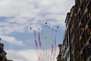 Patrulla Águila sobrevolando el cielo de Logroño. Fuente: Ministerio de Defensa. 